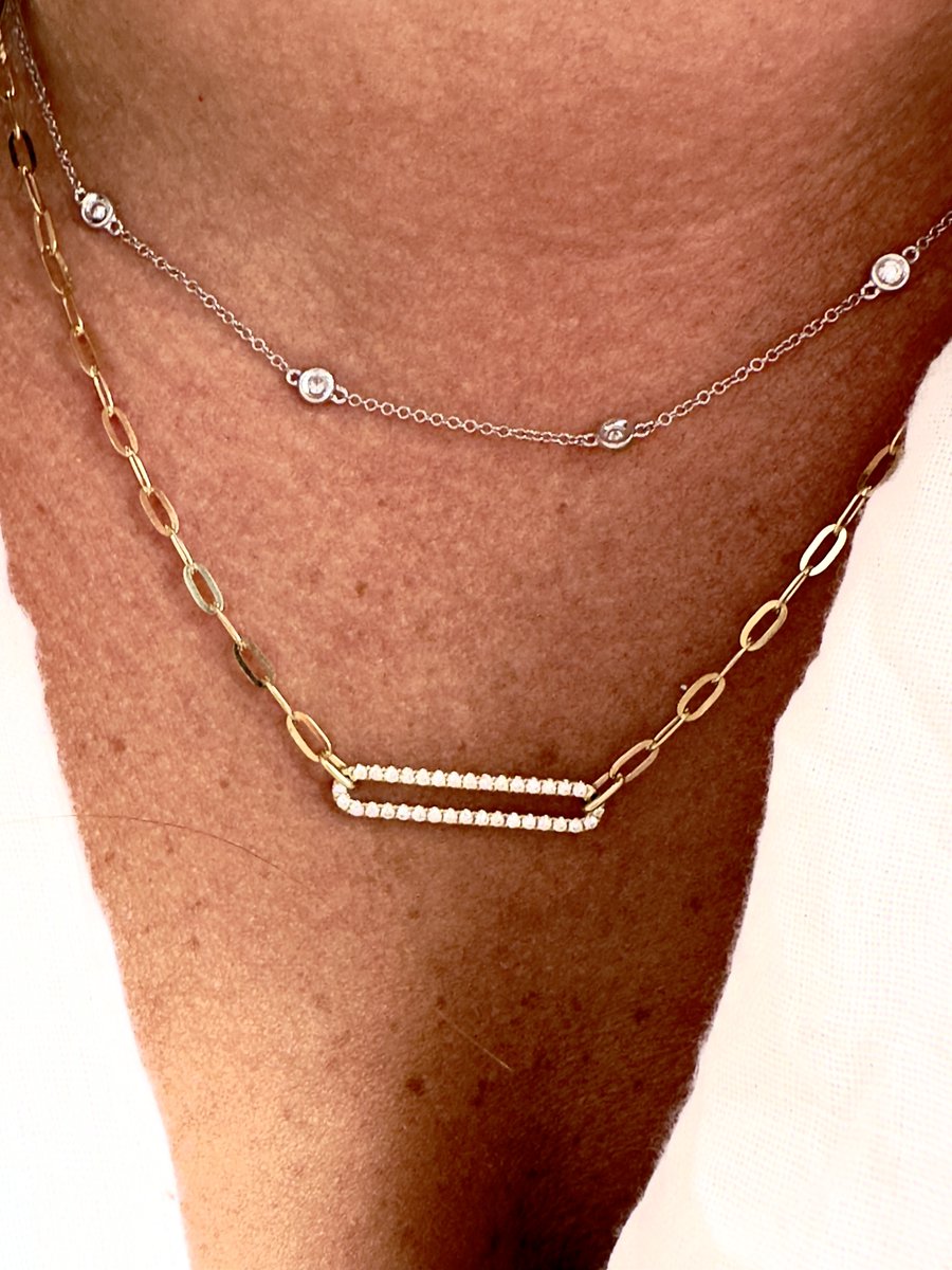 Paperclip chains are hot right now! Add a diamond bar to it and we are in business 🔥 #jaredemployee #diamondnecklace #yellowgold #paperclip #paperclipchain #chainnecklace #diamondstuds #yellowgoldjewelry #goldfashion