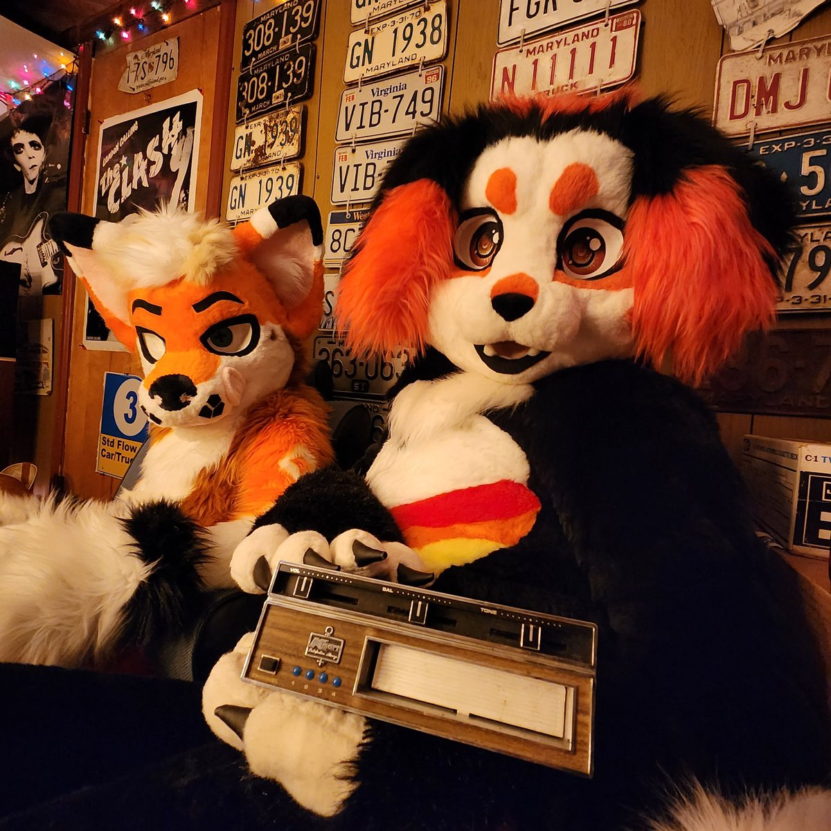 ohyup1973's tweet photo. Cannot wait to reveal my all new @baneuts420 SUIT AT AC THIS YEAR!!!! THANK YOU SO MUCH MAN!!!! These feetpaws and bodysuit fit me like a glove. Talk about perfect. https://t.co/mYb1gMIp0t