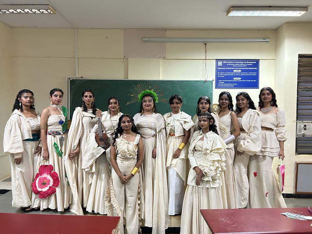 aifd_interior's tweet image. Our girls rocked the look and walked the catwalk at the recent Fashion show competition @ BMS COLLEGE. Models - Pragya Sharma and Cycil of 1st year and Suparna, Pooja, Nithika, Subhi, Neha, Ujwala, Asha, Akanksha, Yogita and Mansi of 2nd year. #Aifdisthebest #AWES @nssibia @adgpi