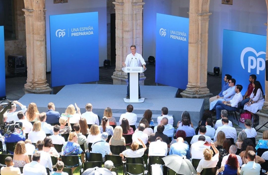 ppbejar's tweet photo. 🔵Hoy en #Salamanca, hemos acompañado a nuestro presidente nacional @anunezfeijoo que ha demostrado que el @partidopopular es el único que se preocupa de los problemas reales de las familias. 
🔵El próximo #23J llevaremos a Feijóo a la Moncloa. @PPdeSalamanca
@PPopularCyL https://t.co/wNiFbDvFEo