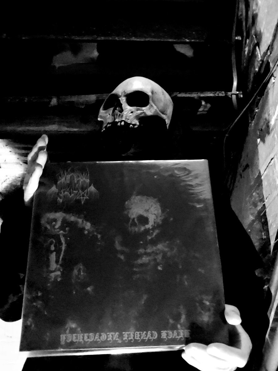 LordOfTheShado8's tweet photo. Happy #BlasphemousSinday. Spinning these new horrors in my collection #revenantmarquis "Anti​​-​​Universal Compassion" #paveshen "martyrs" and #apparitionalglare "blackcandlenegativity #hail #foras #lordoftheshadows #blackmetal https://t.co/Hc6p1WIQgo