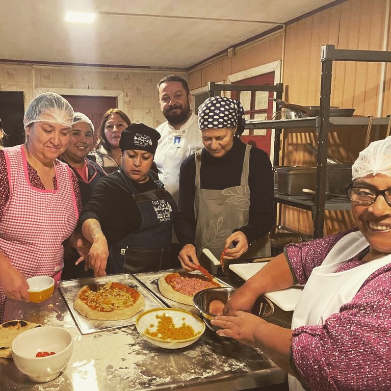 elgastro_roc's tweet image. De que sirve el conocimiento si no es compartido?
Enseñar y aportar con un grano de arena a que otros mejoren su calidad de vida es más reconfortante que cualquier paga monetaria que puedas tener
No toda ganancia es $
Hay otra que llena mucho más el ❤️