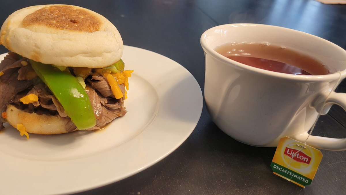 Walaitis's tweet photo. This is the appropriate way to serve #Italianbeef for breakfast when your team's playing in #London, right?

@Cubs @espn @cubs https://t.co/Nmb2Jn9Vk9