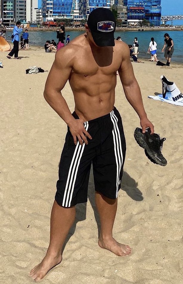 AsianMenX1's tweet photo. https://t.co/2oRhRRXTPY