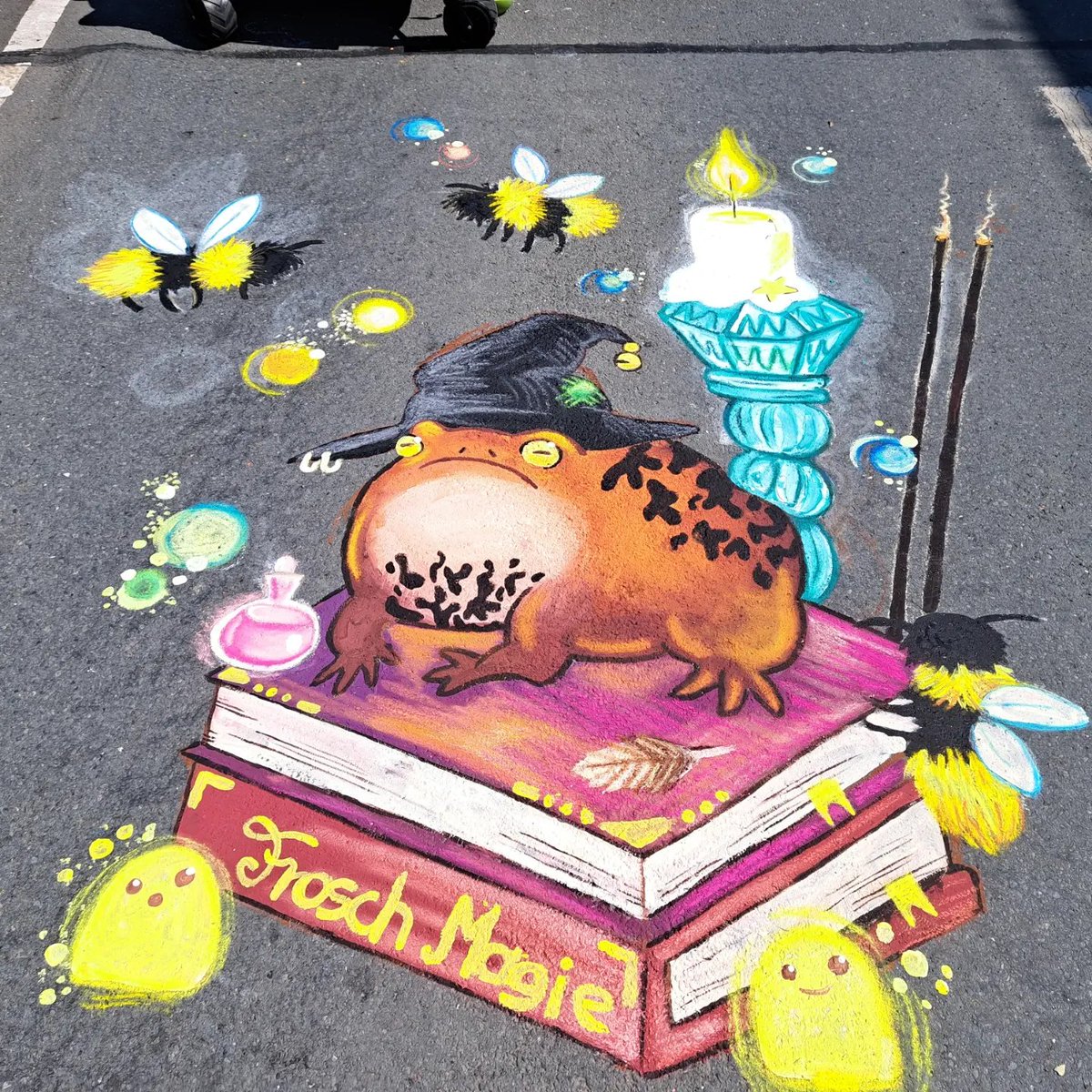 Frooooogs are Magic - Magic in Medebach 
#pennieculus #inspiration #illustration #art #drawing #painting #streetart #streetartfestival #streetartmedebach #medebach