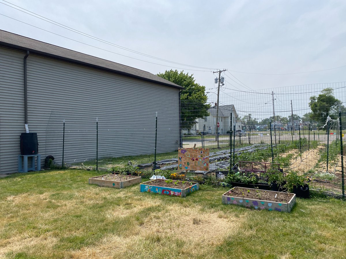 LorainPLSystem's tweet photo. A huge thank you to the @NRCSRangers' Ranger High-Tech Academy for the new rain barrel at our Main Library! After a year-long water systems and water conservation unit, the school received a grant for two. 1/2 https://t.co/cMGaY3GpbQ