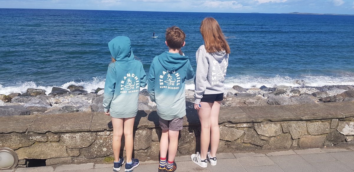 GLC_IRL's tweet photo. They're looking fwd to getting back  out there with @StrandhillSurf. Thanks Dave (&amp; Mikey) 😎🏄‍♂️🏄‍♀️🏄‍♀️ https://t.co/HS09OUjiLr