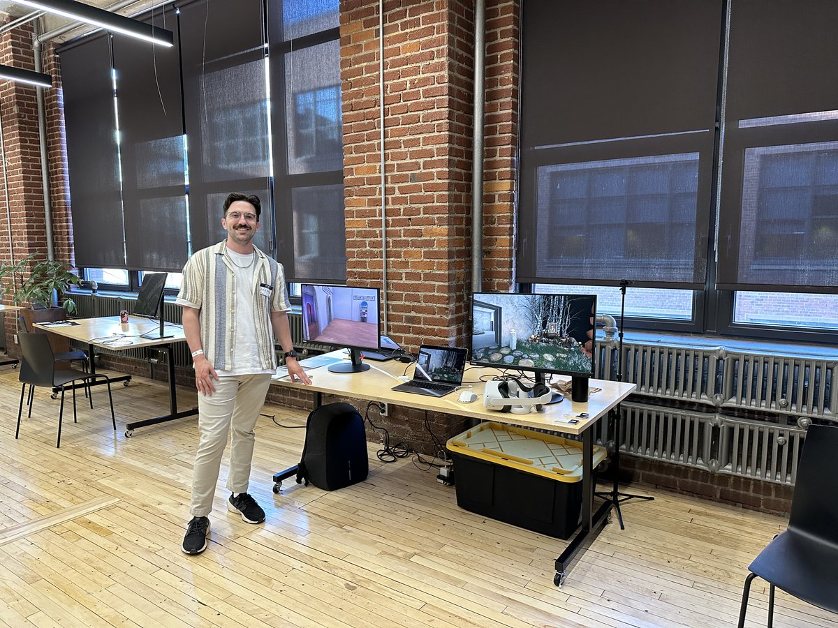 DaaWeege's tweet image. What an incredible time I had at @unity 's Developer Day in Montreal!
Having the chance to speak at a Unity event has been on my bucket-list and being able to tell the story of @iccontemporary was a dream come true.
#unity #unitydeveloper #MontrealDeveloperDay #virtualreality