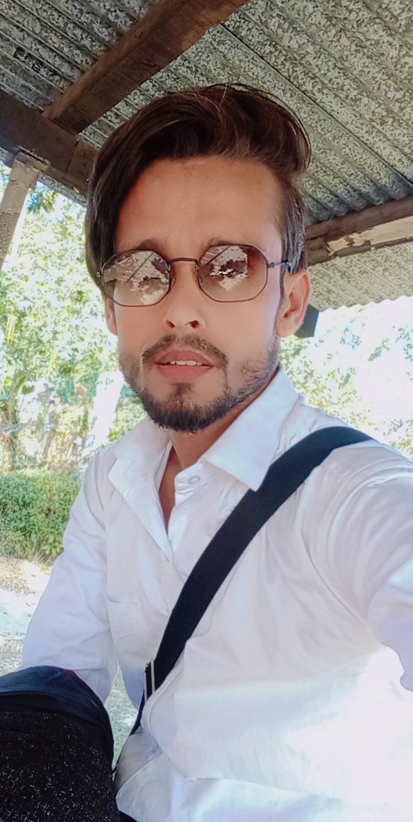মই কেতিয়া সফল হম ?
জেতিয়া মোৰ আশা শেষ হব 😊
যেতিয়া মোৰ সৰিৰত উখা নাথাকিব 
কাৰণ জীয়াই থকা লৈকে সফল কোনো হ'ব নোৱাৰে ।টকা থাকিলে মন অশান্ত মন ভাল হলে ধনৰ 😊