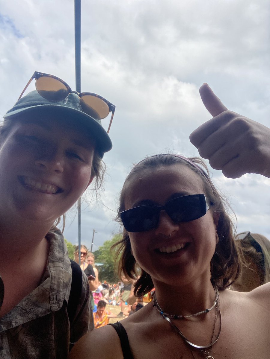 mtsuuuuuu's tweet photo. two mates at #woodsiesglasto https://t.co/TqzRqD9FoP