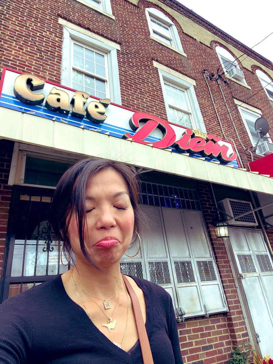 heyjudylei's tweet photo. Sit back Sunday - Philly adventures edition: #Chinatown Friendship Gate with #PikaLei, no bún bò huế / yes bún bò huế, then finally @FreeLibrary #OneBookOnePhiladelphia with @charles_yu. 📖🐛 https://t.co/ZiAXUNrpmB