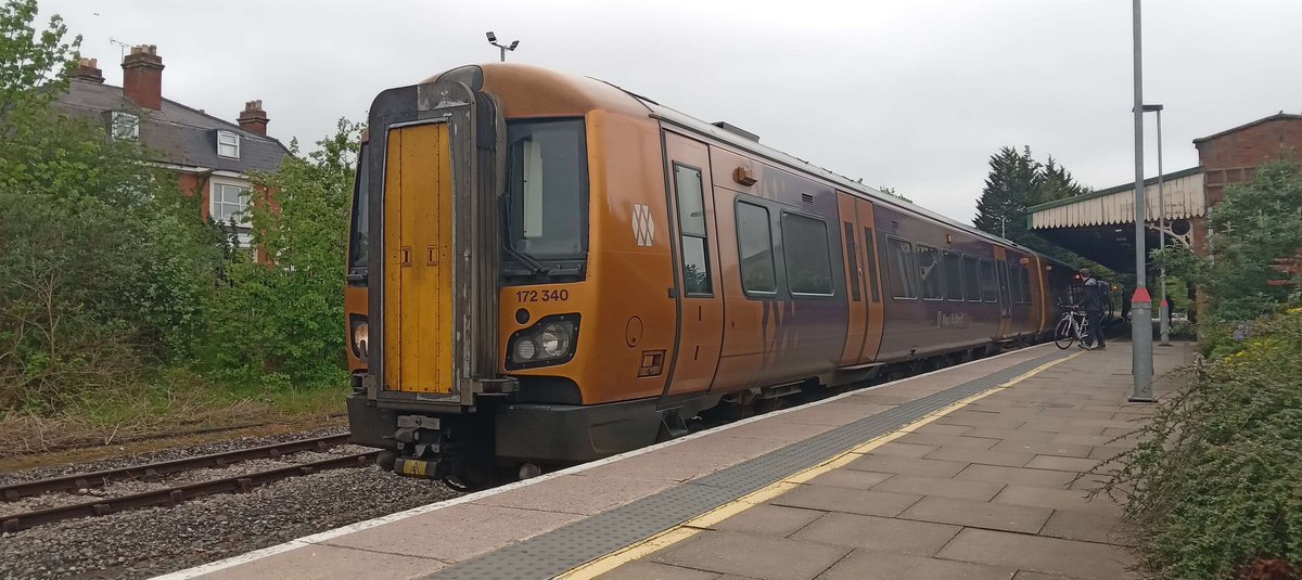 NotYOLOSmh's tweet image. 172340 at Hereford 8th May 2023

#Class172 @WestMidRailway