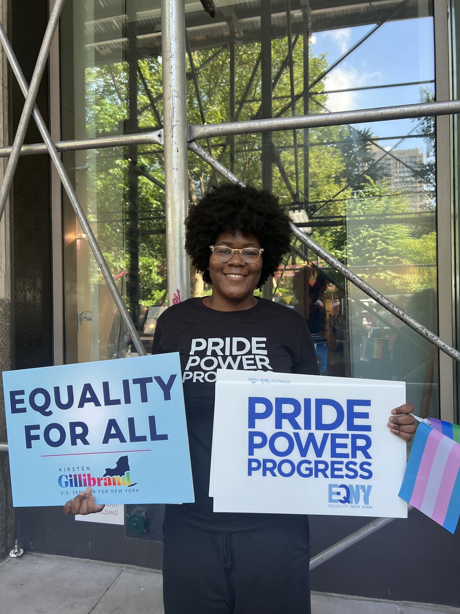 acesutherland_'s tweet photo. I’m excited to be marching with Senator Gillibrand on behalf of @EqualityNewYork 🏳️‍⚧️🏳️‍🌈♥️ https://t.co/ccmKJXv7O3