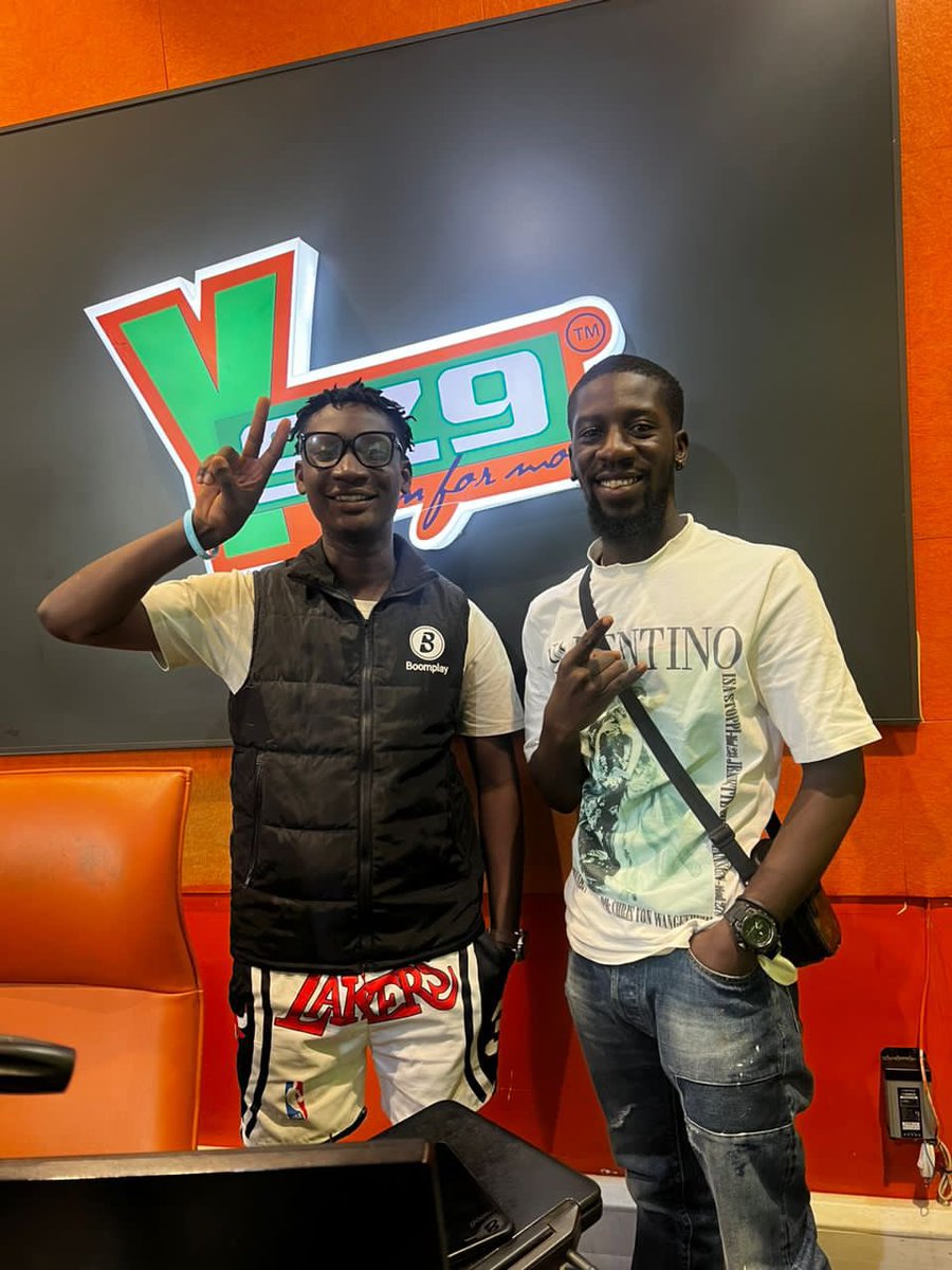 HypemanFerggy's tweet photo. Prep ya self for a terrific last week of the month #MMRS Mon-fri 9am exclusive on @Y979FM ๐ป๐ฅ #hypemanferggy #NoDull
Vest by: @BoomplayGhana https://t.co/xuLM5Y0WZl