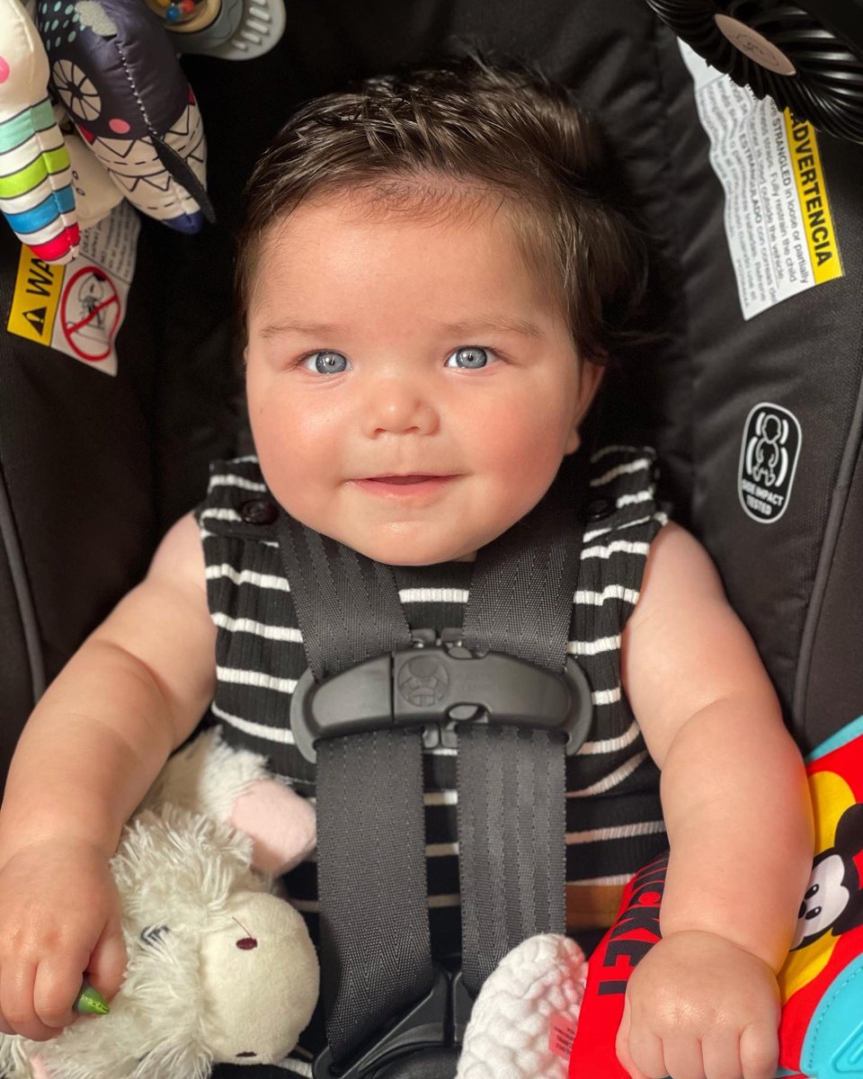 KelcT2's tweet photo. Pretty sure my wife birthed the most beautiful child on the planet💙 https://t.co/gHiP4Q3743