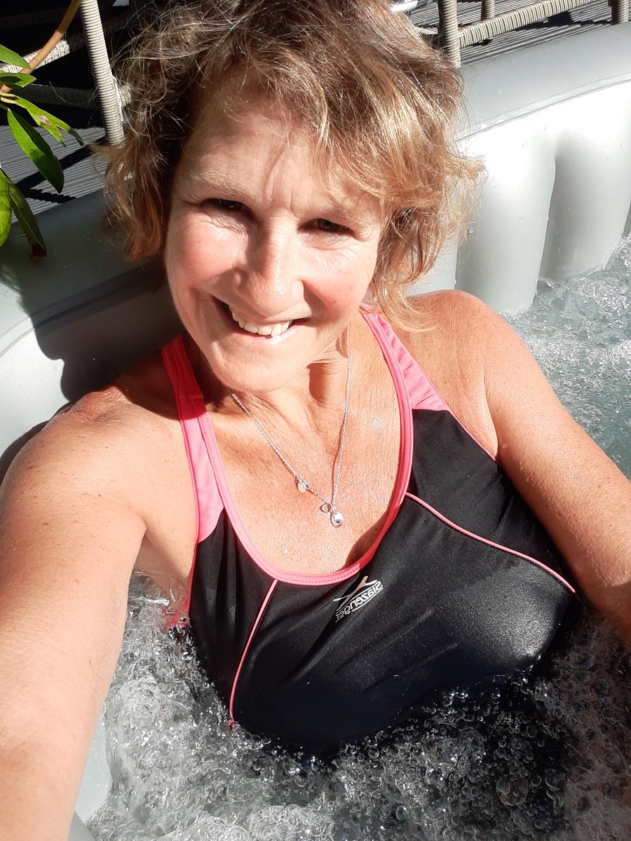 Molly Milf On Twitter Enjoying A Cool Dip In The Cold Tub Rt If You 