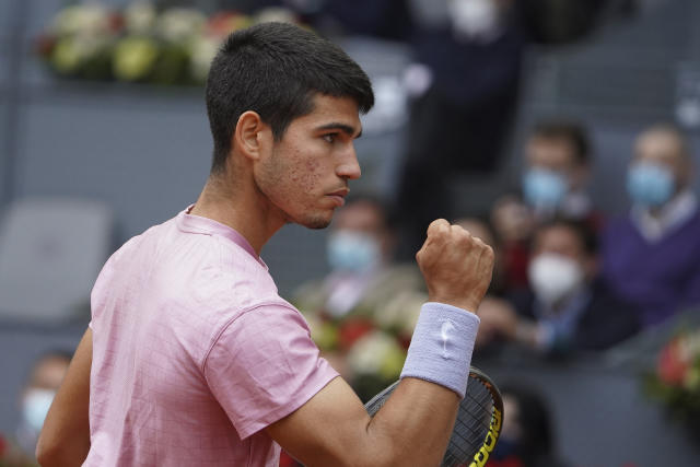 2010MisterChip's tweet photo. Carlitos ha logrado hoy su primer título en hierba y cierra el círculo con una edad récord.

Con sólo 20 años y 51 días, @carlosalcaraz ya ha ganado...

Grand Slam
ATP Masters 1000
ATP 500 Series
ATP 250 Series

Torneo en pista dura
Torneo en tierra
Torneo en hierba

Torneo Indoor
Torneo Outdoor

al Nº1 del ranking mundial
al Nº3 del ranking mundial
al Nº4 del ranking mundial
al Nº5 del ranking mundial
al Nº6 del ranking mundial
al Nº7 del ranking mundial
al Nº8 del ranking mundial
al Nº9 del ranking mundial
al Nº10 del ranking mundial

a Novak Djokovic
a Rafa Nadal

Además, ya ha sido número 1 (y lo volverá a ser a partir de mañana) y aún no se ha enfrentado a nadie más joven que él, después de 165 partidos como profesional.