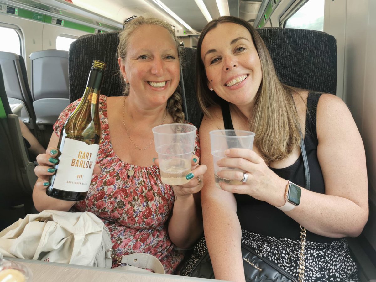 Went to London yesterday with two of my #westcountrywonders and just had to try the new Sauvignon Blanc by <a href="/GaryBarlowWines/">Gary Barlow Wines</a> It’s fab!  Definitely a new fav and cannot wait to try the blush! <a href="/GaryBarlow/">Gary Barlow</a> please excuse the plastic cups!  #tooposhforplastic