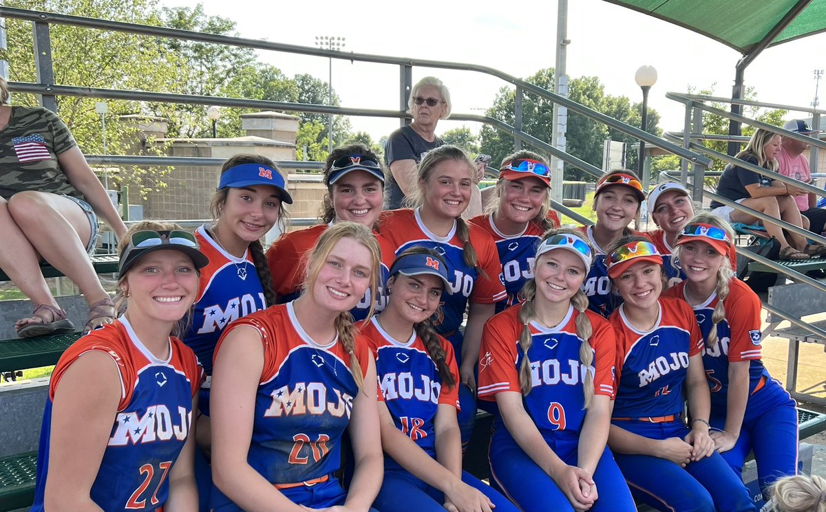 Long hot day so far here at Scenic City!  Next up - Super Pool Championship Game! Let’s go! <a href="/MojoDeWitt/">Tennessee Mojo DeWitt</a>
