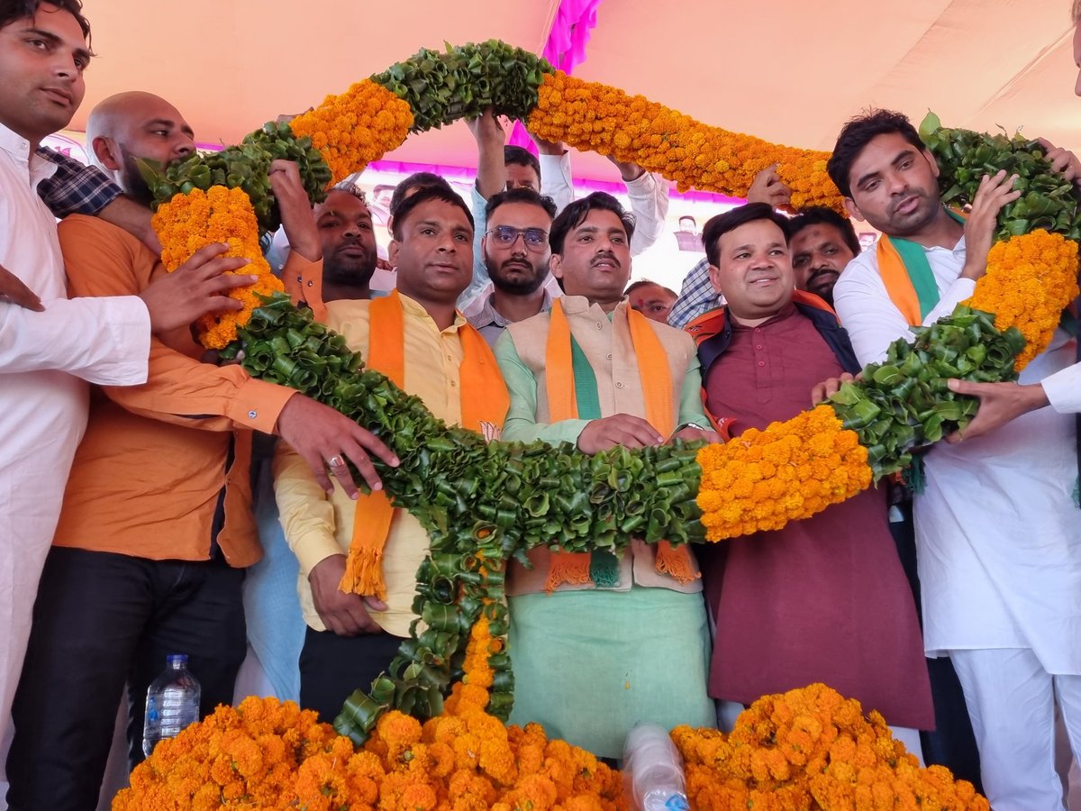 javedmalikbjp's tweet photo. #देवबन्द : मा० प्रधानमंत्री श्री @narendramodi जी के सेवा, सुशासन एवं गरीब कल्याण के 9 वर्ष पूर्ण होने के सुअवसर पर चल रहे #महाजनसंपर्क_अभियान के तहत आज #पसमांदा_मुस्लिम_सम्मेलन को संबोधित कर मोदी योगी सरकार के 9 साल की उपलब्धियों के बारे में विस्तृत जानकारी दी #PasmandaWithBJP https://t.co/YZMDintrhI