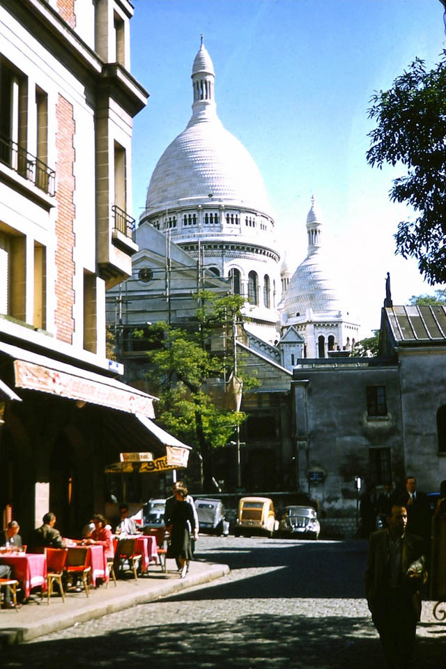 Place du Tertre, Montmartre. 
c.1950. Paris