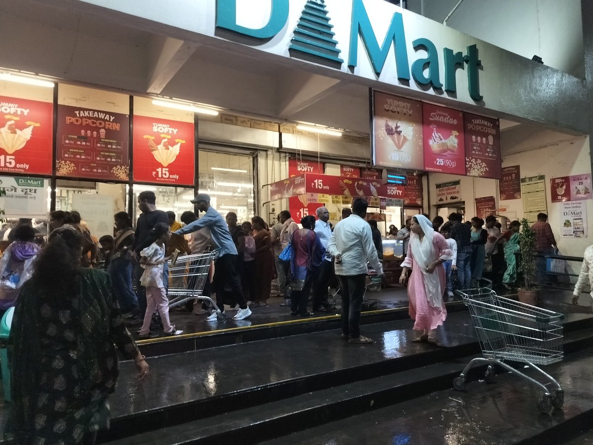 Aditya Shah on Twitter "On a Sunday evening In Kolhapur Dmart store is
