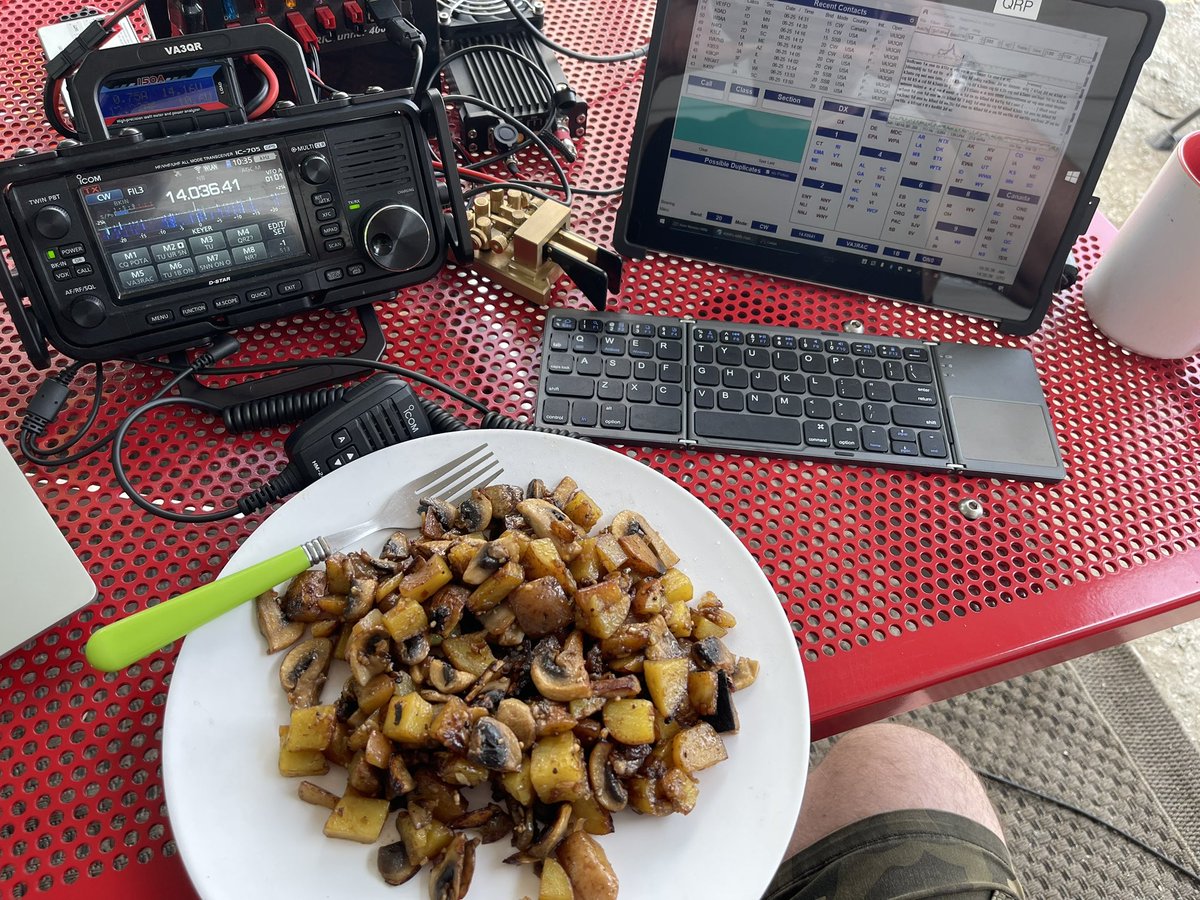 VA3QR's tweet photo. #RACFD breakfast at the trailer 🙂 @RACTWEETS #AmateurRadio #HamRadio #ARRLFD https://t.co/lpCthw0flt