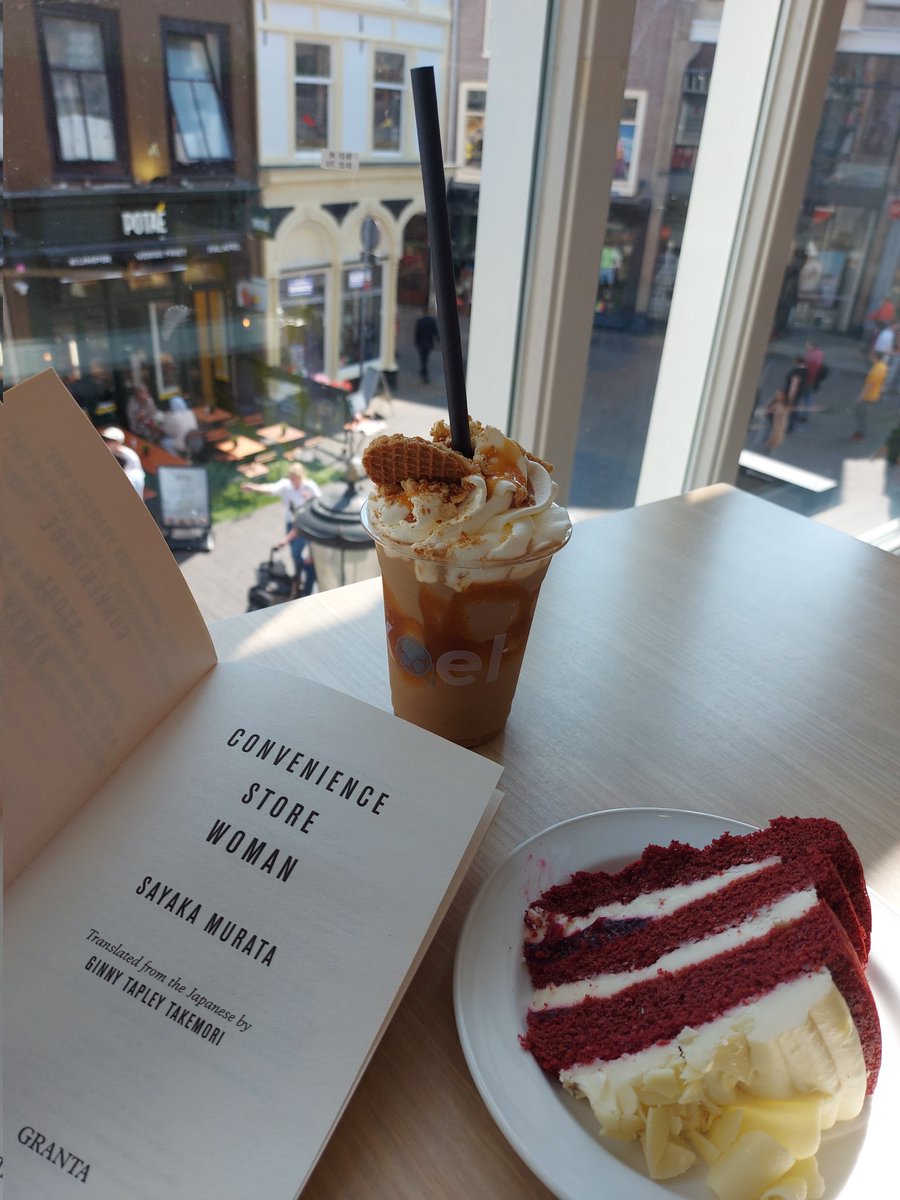leylangs_'s tweet photo. #ConvenienceStoreWoman 🛒
4.25🌟 240623
🇯🇵 Societal norms &amp; individuality
🌸Captivating oddball protagonist challenges conformity
🔎Satirical lens on Japanese society, thought-provoking critique
💫Embrace personal fulfillment, question societal pressures
#mustread #sayakamurata https://t.co/KHLIqfJ0w2