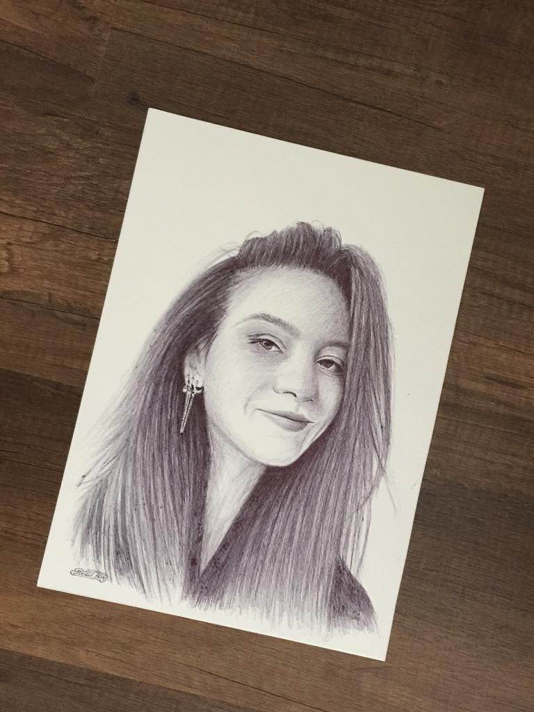 Tükenmez Kalem Portre Çalışmam 🥰
“Zeliha” 
35x25 cm 300 gr/m2 Kağıt 
#art #artwork #artgallery #artist