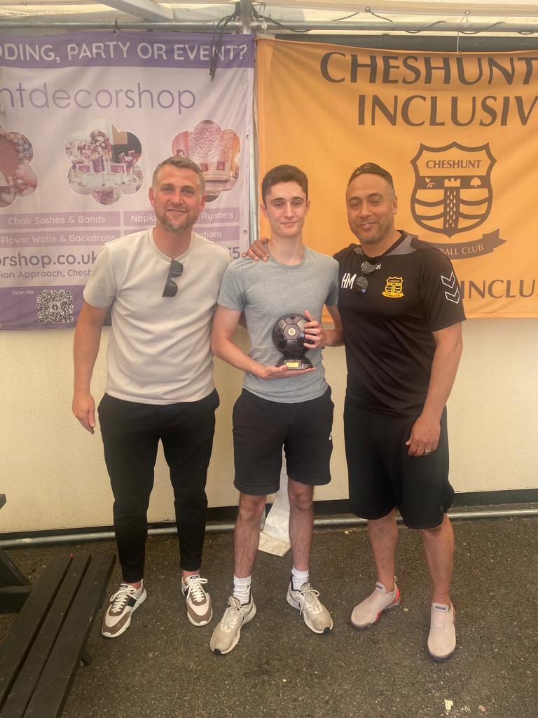 Managers Player of the Season 22/23 for Cheshunt U18. EJA league/County Cup Winner. 15 clean sheets.🙌 Well done son 🏆