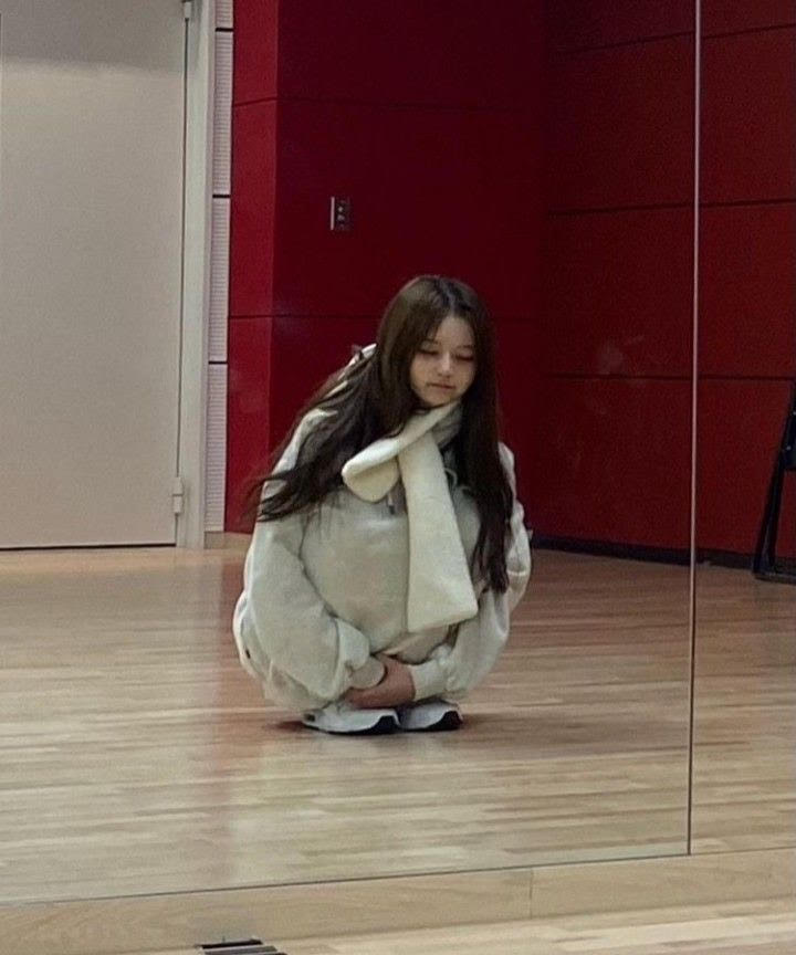 StiPANITCH's tweet photo. I tried but still can't beat sully doe

 O.O still my SOTY  

#PHNSWER_OOTD
@livenationph
#NMIXX #엔믹스 #NICE_TO_MIXX_YOU

(redo got anxious about the rules) https://t.co/QhmfGq34vr