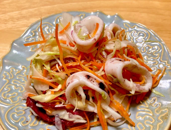 最近作ったもの  ・イカサラダ ・イカ出汁鍋(肝入り) ・メヒカリの唐揚げ ・餃子