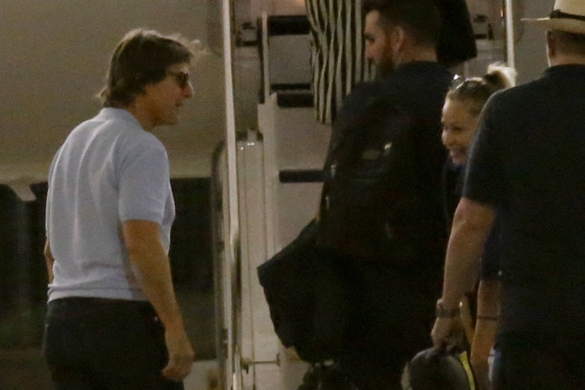 tom cruise flew out of Sardinia 

24/06/23