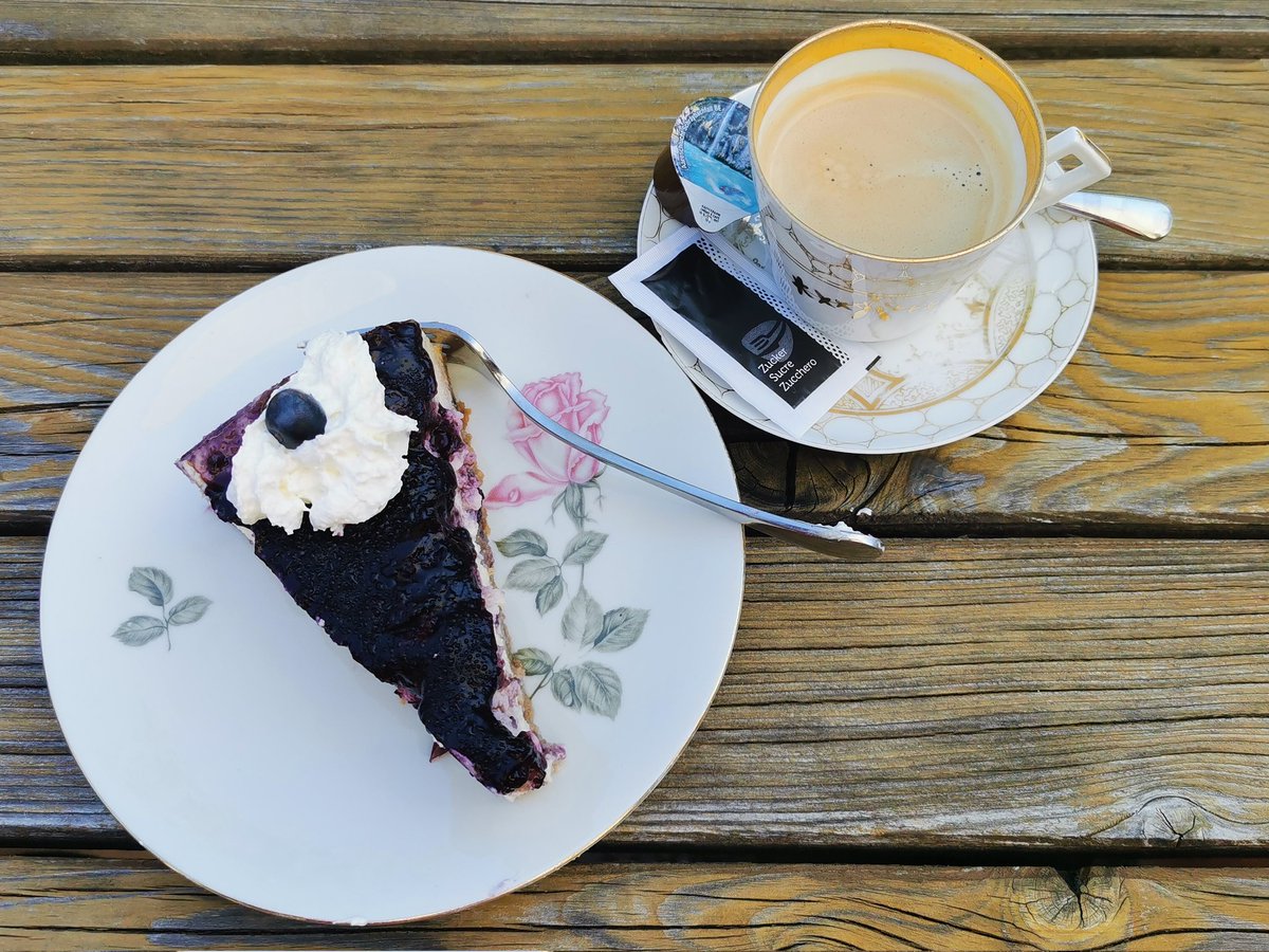 I've got recovered - #PSConfEU #LookAfterYourSelf, my wife, one of my bikes, nature and coffee with cake for my physical health