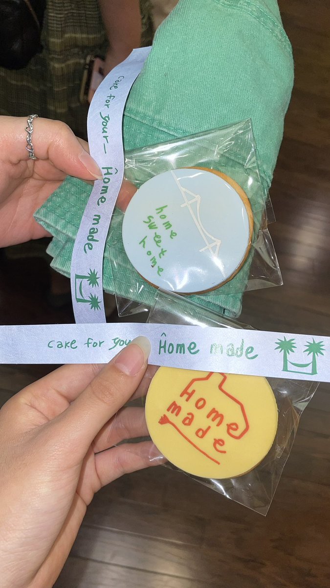 albamtwobro's tweet photo. 모든게 다 좋았던
6번째 개인전
Cake for your_ Home made !
🏠🌊🤍 https://t.co/cXxT1v7lk1