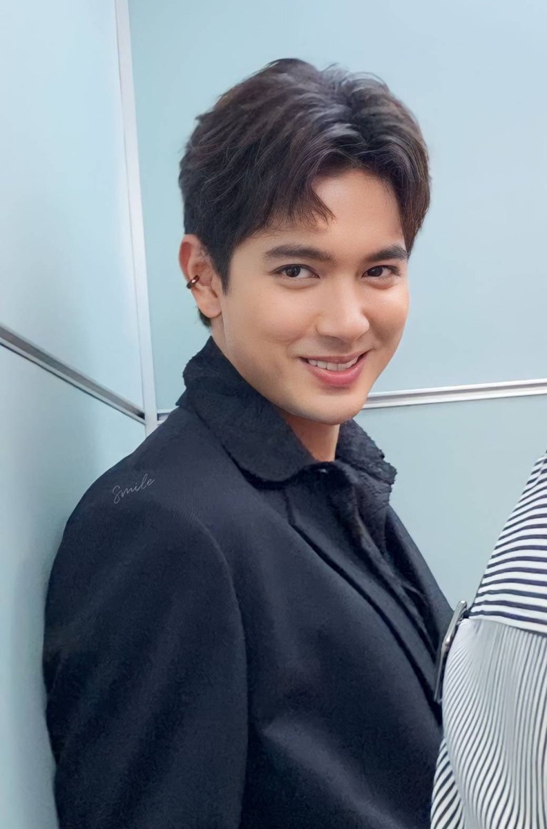 jjjkkt11's tweet photo. แค่เพียงเทอหันมองสักหน่อยยิ้มเพียงเล็กน้อย ก็ดูสดใส❤️

#เข้มหัสวีร์

NITE NITE KEM
Kem Hussaweee
Hussawee So Cute https://t.co/KCnra33UN9