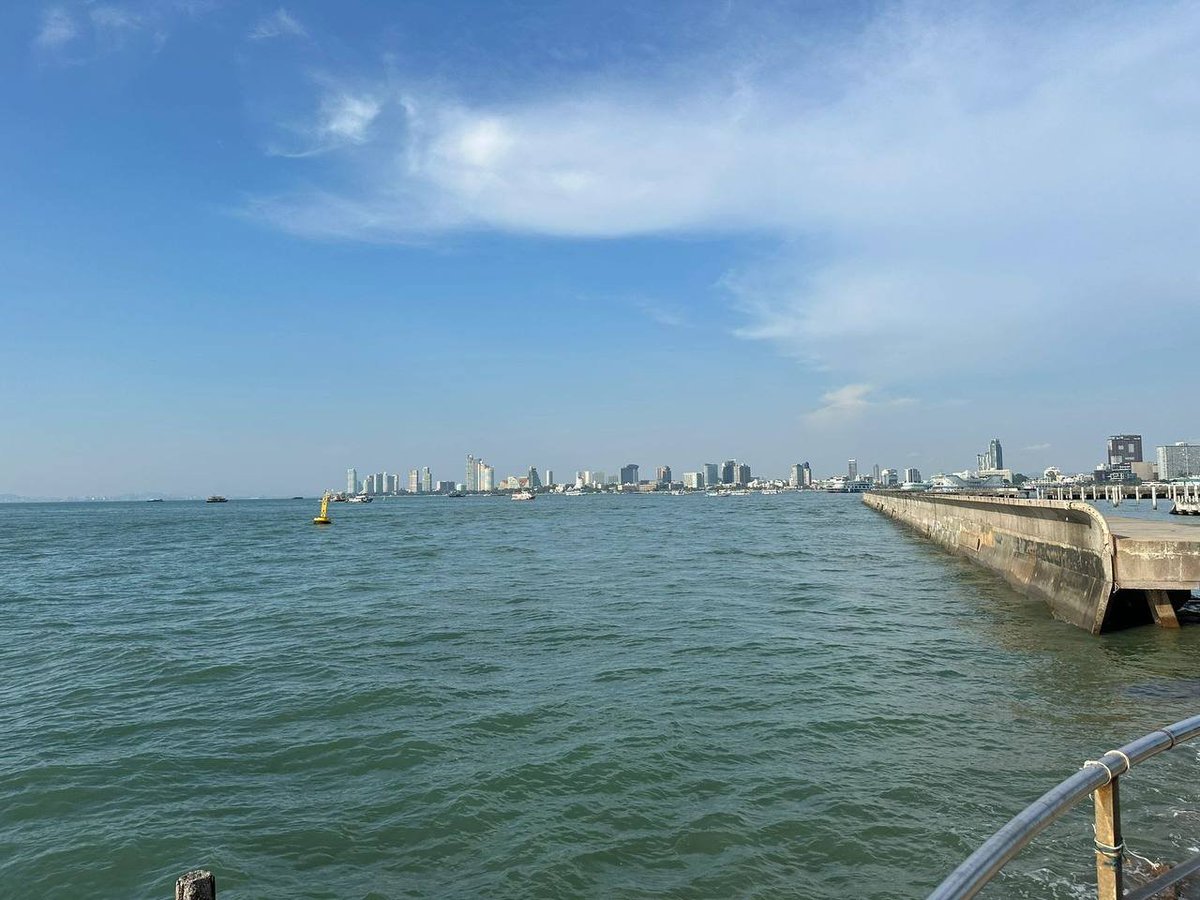 rubycalime84's tweet image. Remember the days when there was still time to travel#pataya beach