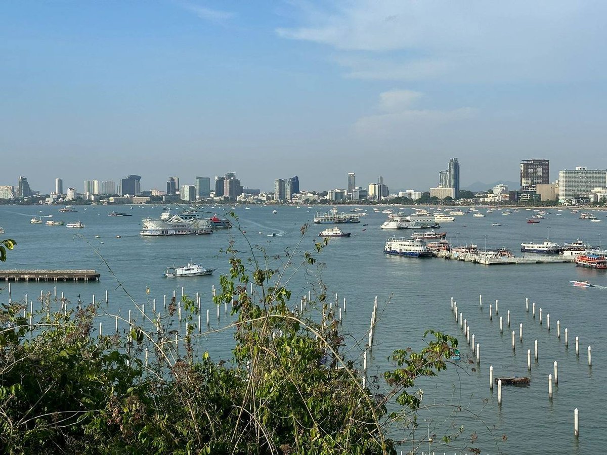 rubycalime84's tweet image. Remember the days when there was still time to travel#pataya beach