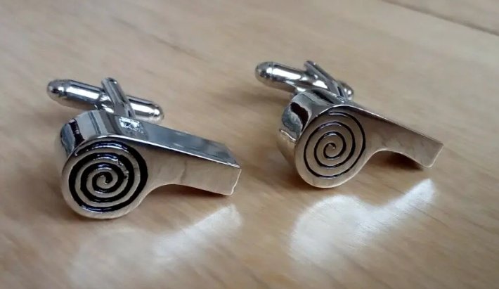 Whistle cufflinks. £5.49 with free UK delivery from our Sandeee1 Ebay store.

#whistle #cufflinks #mensaccessories #mensjewellery #mensstyle #fashion #mensfashion #fashionaccessories #sharpdressedman #suitup #style