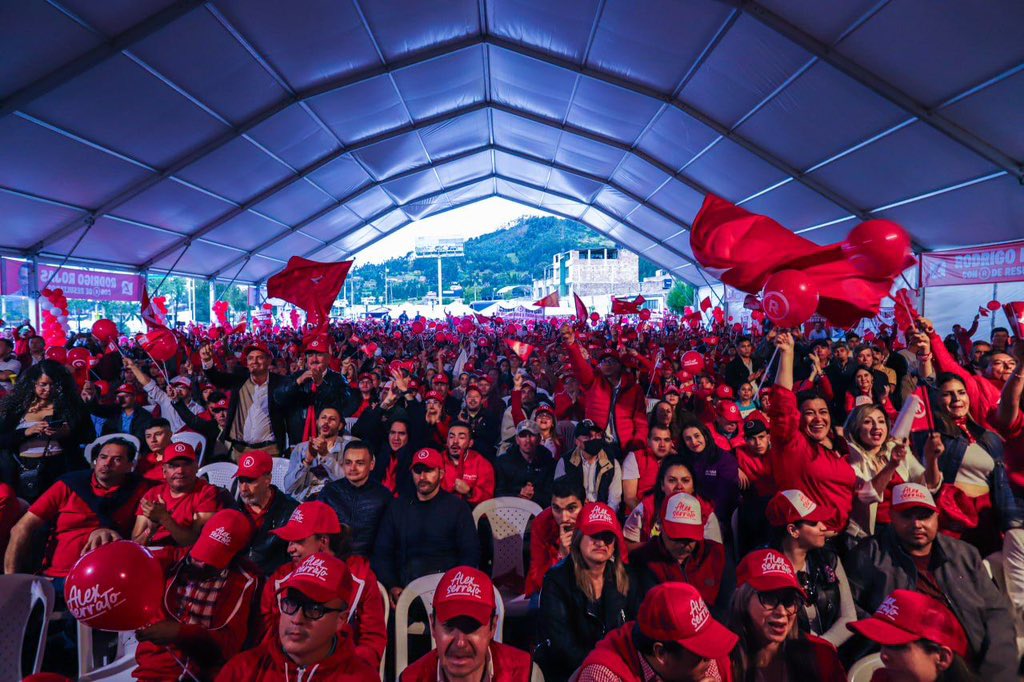 RodrigoRojas's tweet photo. 💯🚩MIL GRACIAS FAMILIA #LIBERAL🚩💯

Con la compañía de más de 4 mil amigos recibí por parte del @PartidoLiberal el aval como candidato a la Gobernación de #Boyacá. Gracias a Jaime Jaramillo y @hectordchaparro, por su confianza y respaldo a esta propuesta que quiere cambiarle el rumbo al departamento.

Un agradecimiento especial para @RafaelRomeroPi, un gran líder liberal y amigo que me ha acompañado y aconsejado en este camino 🙌.
