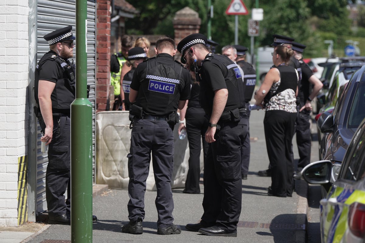 eddie-mitchell-on-twitter-firearms-job-littlehampton-armed-police