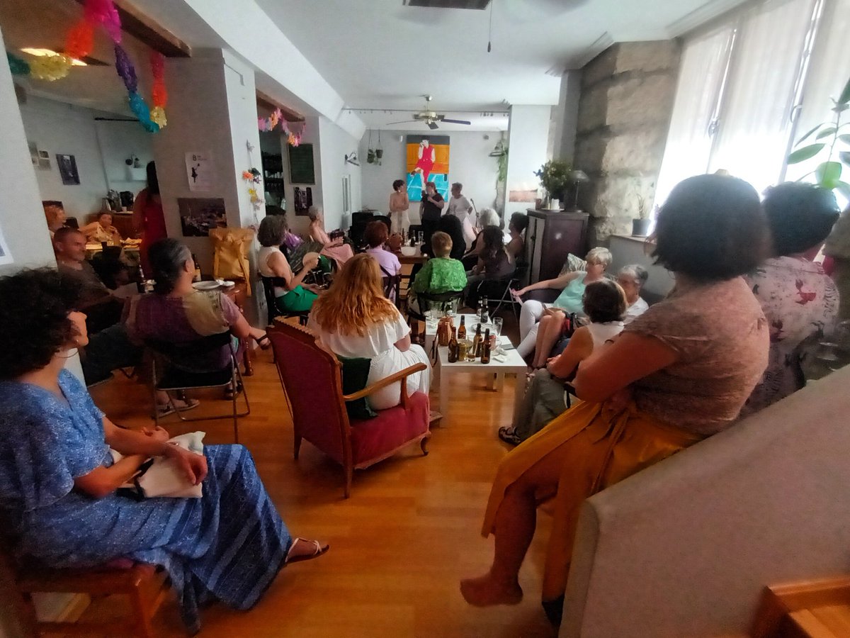 _Waslala_'s tweet photo. @orlandact recuerda todo lo vivido en estos años en @Entre2erestu, que hoy celebra su cierre tras 21 años de hacer politica entre mujeres en Madrid. Un proyecto que ya es (nuestra) historia. https://t.co/chslLoAc1e