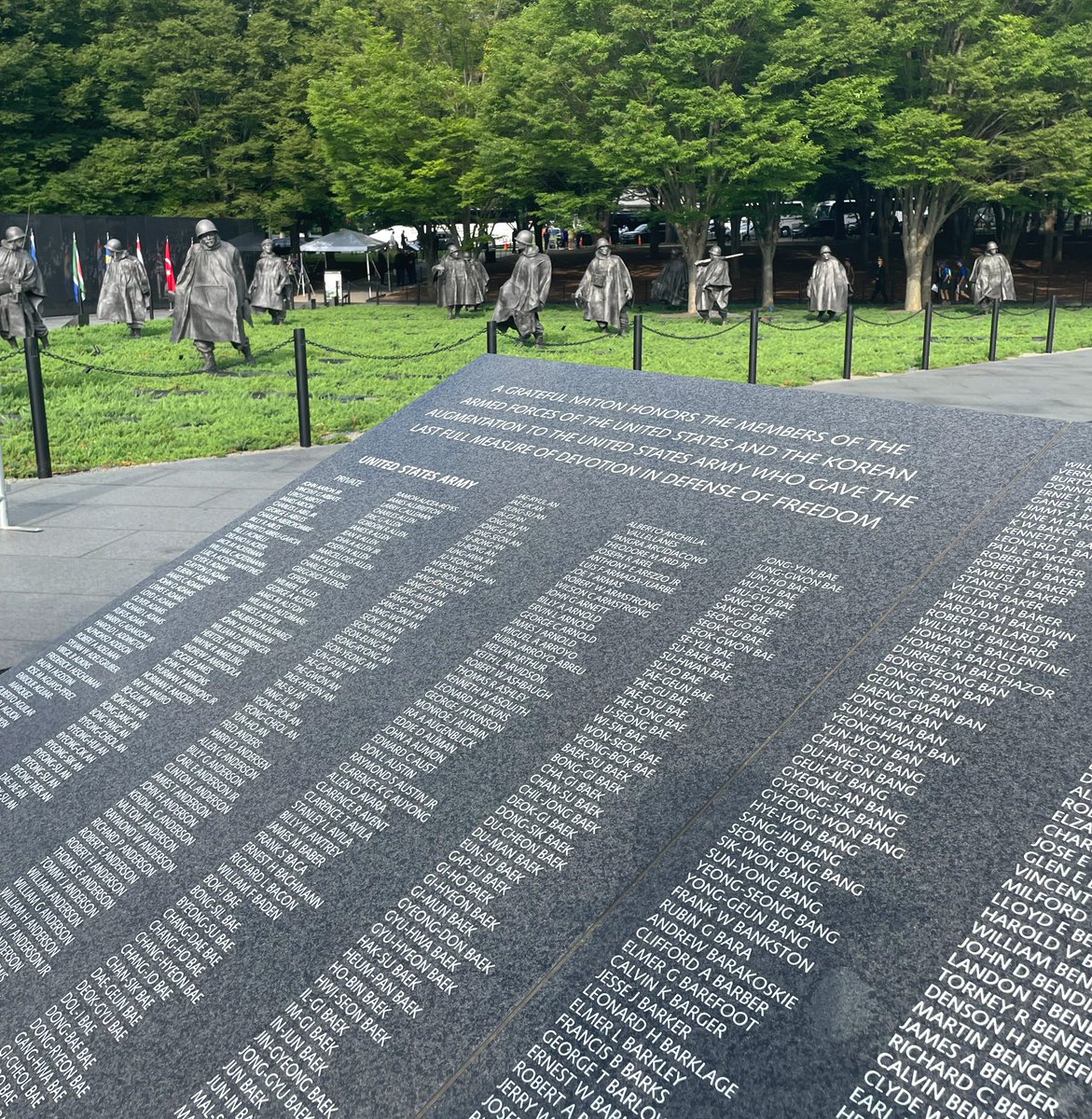 NationalMallNPS's tweet image. The Korean War began #OTD in 1950 when the North Korean Army crossed the 38th Parallel and invaded South Korea. U.S. and UN forces swept in to defend South Korea. The Korean War Veterans Memorial honors the brave people who fought for freedom.