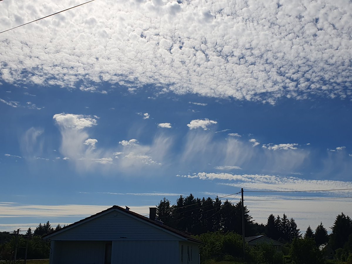 nor65lar's tweet photo. @Meteorologene https://t.co/brz99bgGUH