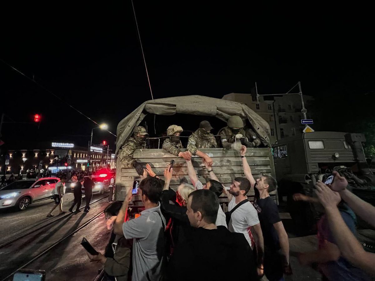 Justbinance's tweet photo. ✨❗️ PMC #Wagner in #Rostov - yesterday's events have become an integral part of modern history. Residents of Rostov-on-Don greeted the #Orchestra in a southern sincere way.

 They brought water and food to the fighters, took pictures with the legendary “musicians” and went out with #WagnerGroup flags, expressing sympathy in every possible way.

They were followed on their heels, not only due to the extraordinary situation in the city, but also to communicate personally. Rostovites noted the extremely high degree of discipline among the fighters of the Company, whose indisputable authority has become the hallmark of the "Orchestra".

#Russian #PUTIN #UkraineFrontLines