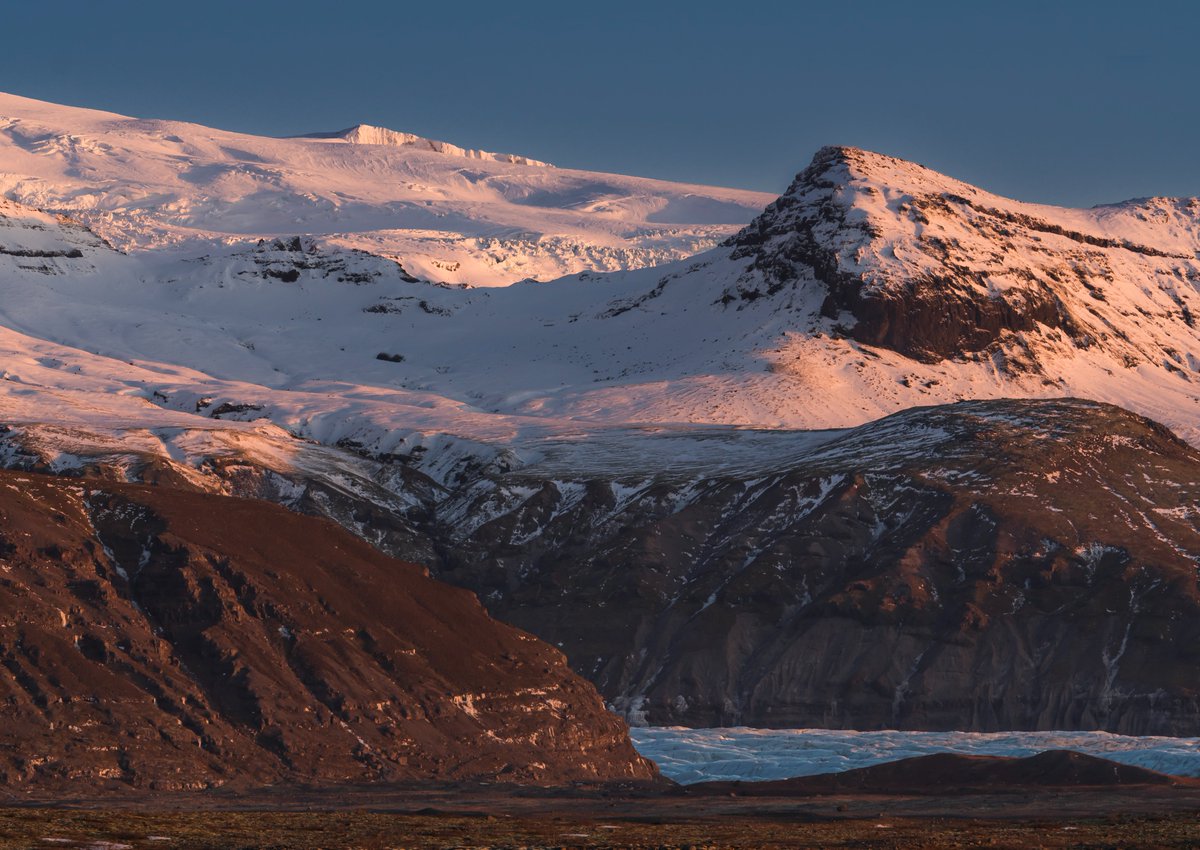 Imanolzuaznabar's tweet photo. Durante los viajes fotográficos a Islandia esta próxima temporada pasaremos por este tramo de carretera, uno de los más impresionantes que he visto y disfrutado. https://t.co/U1xIrPYRu9