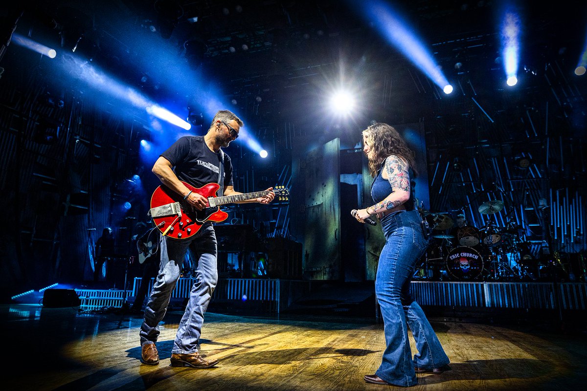 ericchurch's tweet photo. Night 3 of #TheOutsidersRevivalTour 
6.24.23 // Cleveland/Cuyahoga Falls, OH // Blossom Music Center

Read the show recap here: https://t.co/8X3ClyONEY

📷: theanthonydangio https://t.co/rM2QJjf0Jf