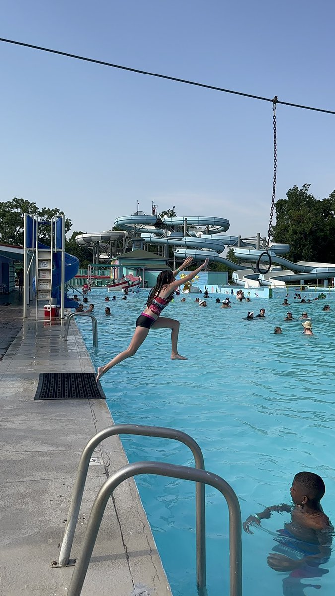 Jumping into #summer be like… 🌺

#summerbreak #sunshine #sun #pool #waterpark #texas #family #fun