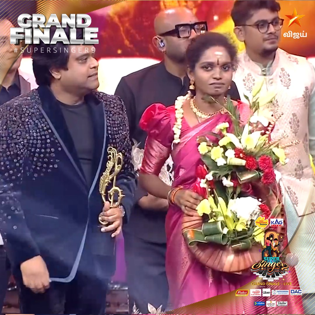 vijaytelevision's tweet photo. வாழ்த்துகள் #Aruna 💐👏🎉  #TitleWinner #SuperSingerSeason9 #GrandFinaleLIVE 
#SuperSinger9 #SS9GrandFinale #SuperSinger #SS9 #VijayTelevision https://t.co/PHejVXtVva