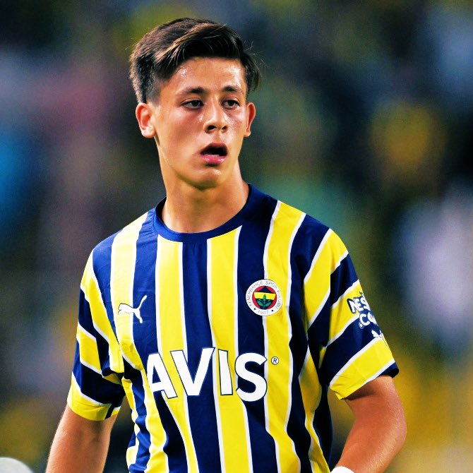 MomentumZone's tweet photo. The race to secure Arda Güler's signature is in full swing, and speculations are running wild. Which jersey will he wear soon? 🤔 Let me know your thoughts in the comments below! ⚽️💪 

#TransferMarket #ArdaGüler #FootballMadness #Football #FootballFans #FootballNews https://t.co/RcfGlQqTfO